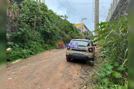 COM FIO NO PESCOÇO: corpo é encontrado carbonizado e com sinais de tortura em Pirajá.