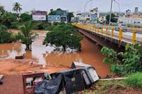 Barreiras e barreirenses sofrem com os focos de alagamentos espalhados por toda a cidade