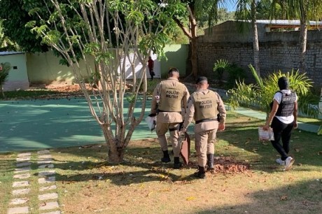 Operação conjunta do MP-BA e SSP prende policiais militares suspeitos de roubo em Lauro de Freitas