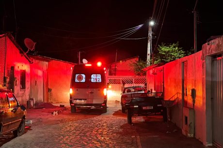 Mulher é esfaqueada no Calumbi