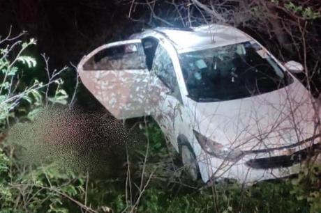 Carro capota na BA-161, no trecho da Barra, e mulher morre no acidente