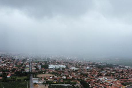 INMET emite alerta de perigo para chuvas intensas em Ibotirama