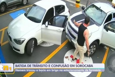 Mulher fica 'entalada' em cama baú e é resgatada somente um dia depois em Taquarituba