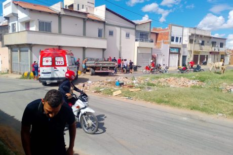 Acidente em Irecê: carro desgovernado invade residência