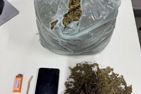 OPERAÇÃO 2x2 PRENDE TRAFICANTE EM POSSE DE MACONHA EM PARATINGA