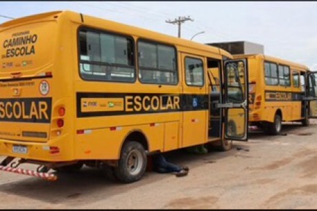 DENÚNCIA: Alunos do povoado de Lagamar em Ibotirama, não foram a escola esta quinta-feira(06) por falta de transporte escolar